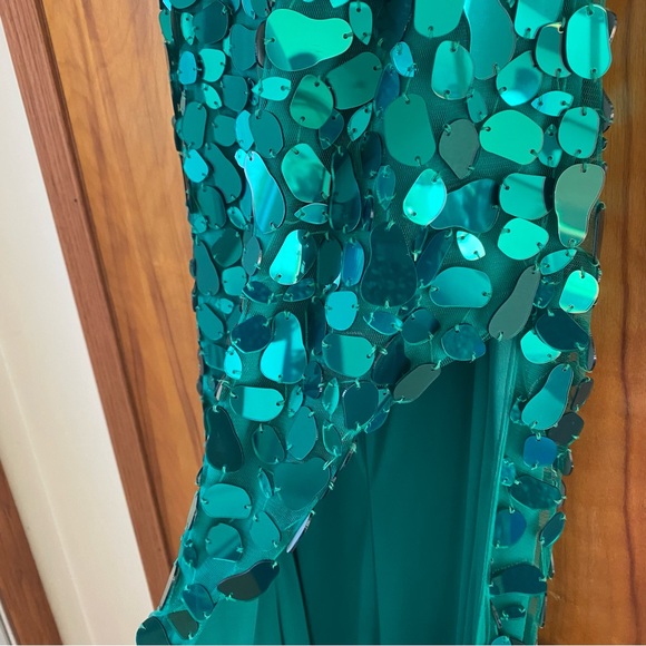 Jovani Emerald green cut glass gown w train Pageant/prom off the shoulder - Picture 9 of 16
